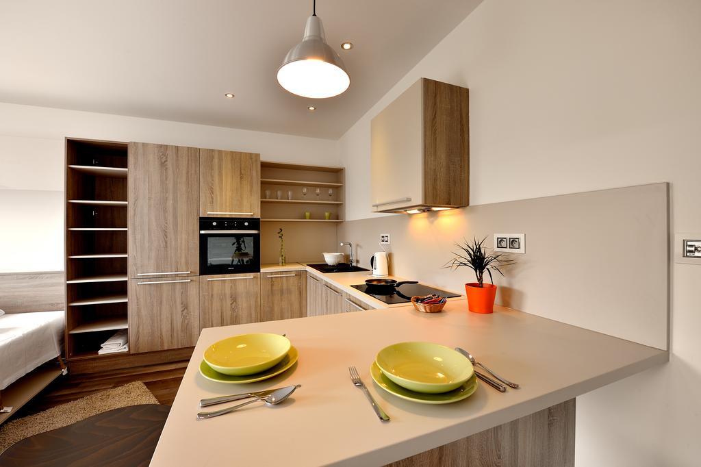 Ambiente Serviced Apartments - Dunajska Bratislava Luaran gambar