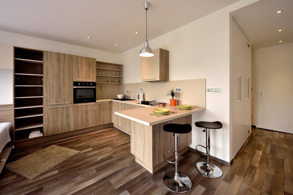 Ambiente Serviced Apartments - Dunajska Bratislava Luaran gambar