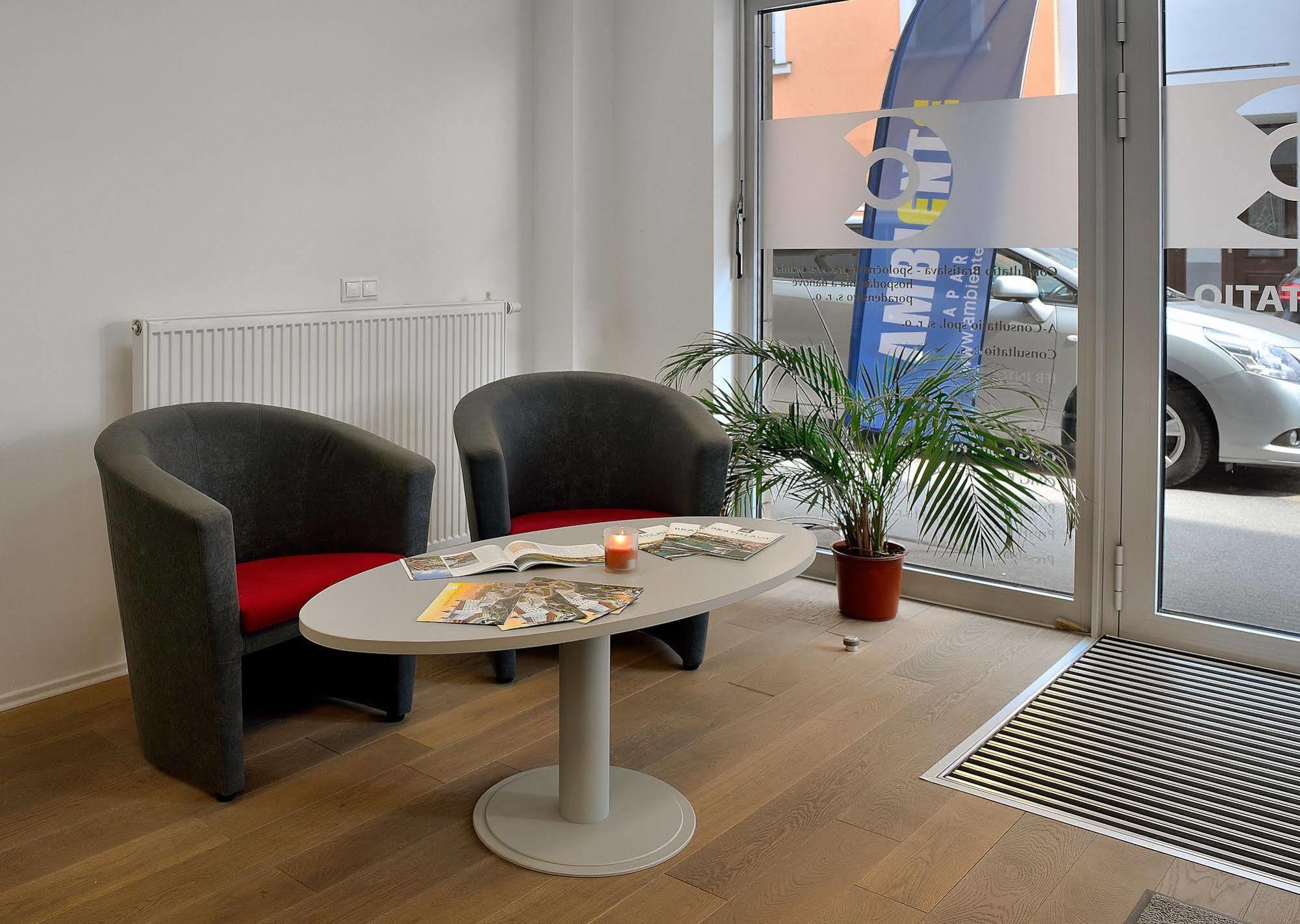 Ambiente Serviced Apartments - Dunajska Bratislava Luaran gambar