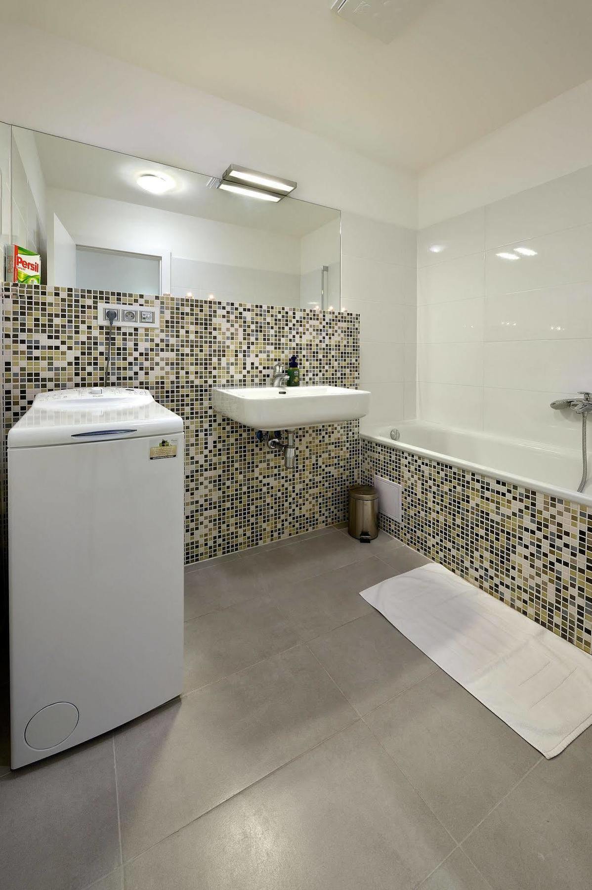 Ambiente Serviced Apartments - Dunajska Bratislava Luaran gambar