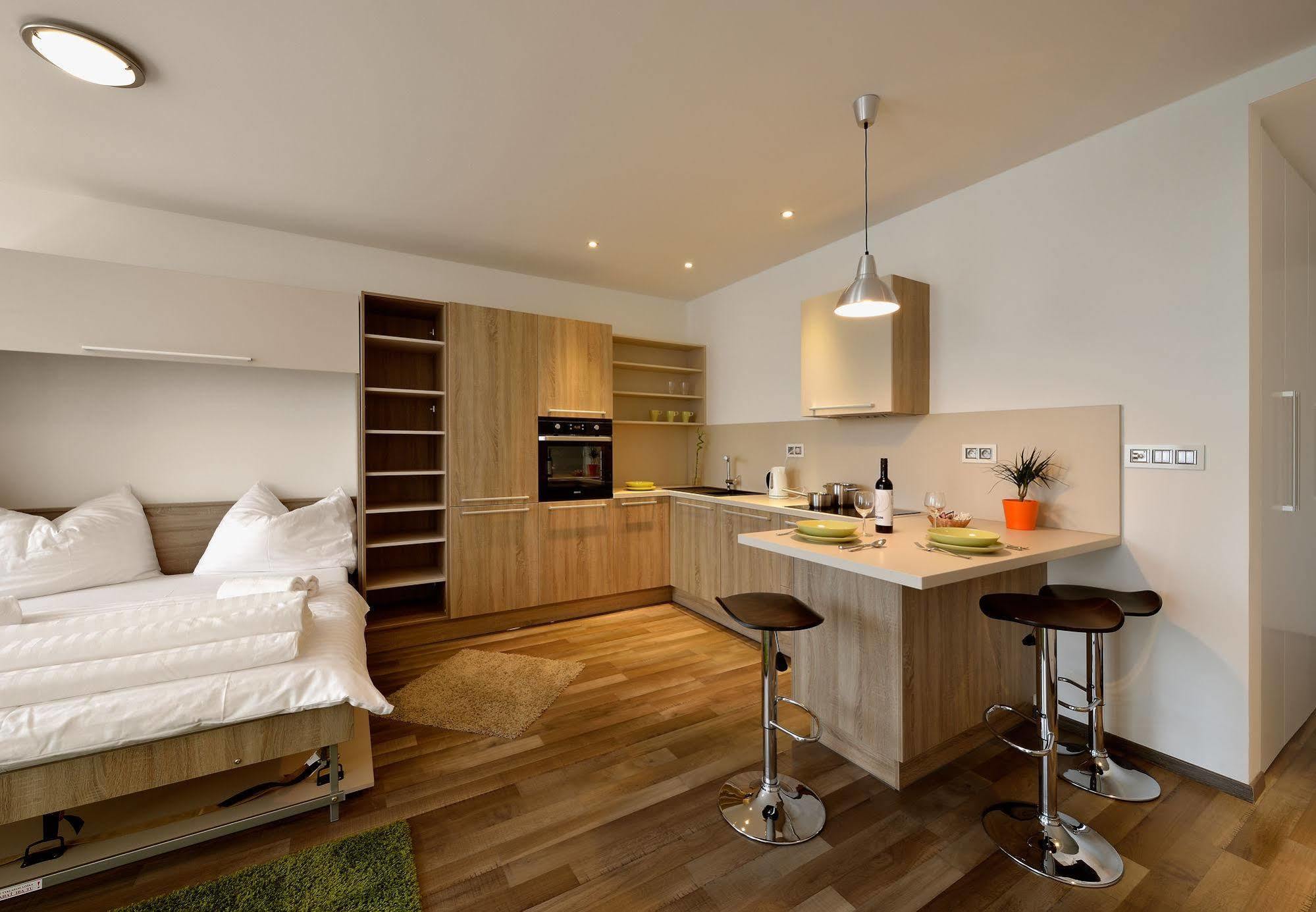 Ambiente Serviced Apartments - Dunajska Bratislava Luaran gambar