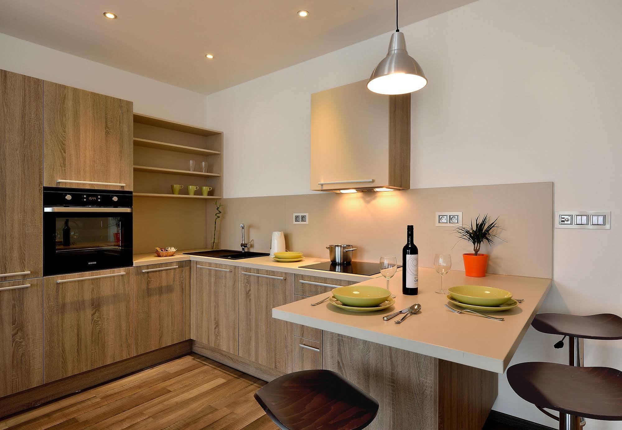 Ambiente Serviced Apartments - Dunajska Bratislava Luaran gambar